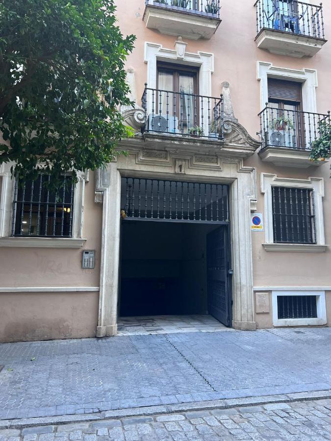Apartamento Turistico R. Gonzalez Abreu Seville Exterior photo