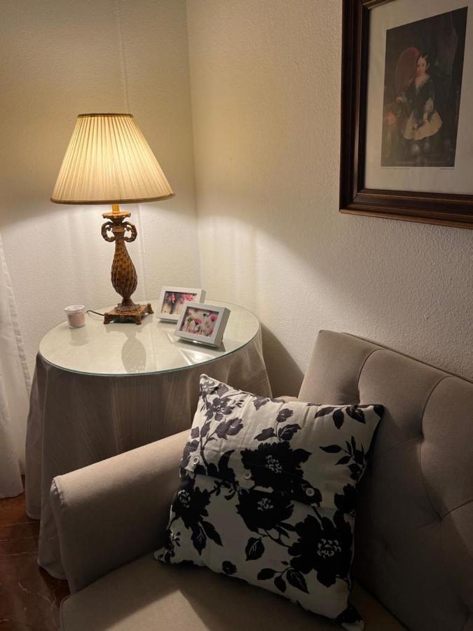 Apartamento Turistico R. Gonzalez Abreu Seville Exterior photo