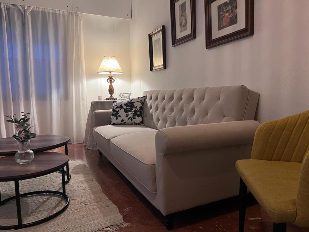 Apartamento Turistico R. Gonzalez Abreu Seville Exterior photo