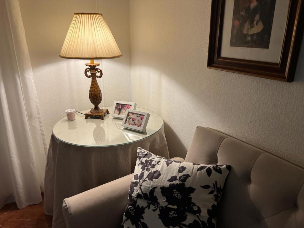 Apartamento Turistico R. Gonzalez Abreu Seville Exterior photo